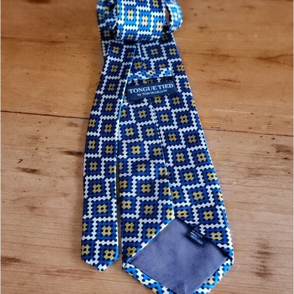 Men's Tongue Tied 100% Silk Tie - Picture 3 of 6